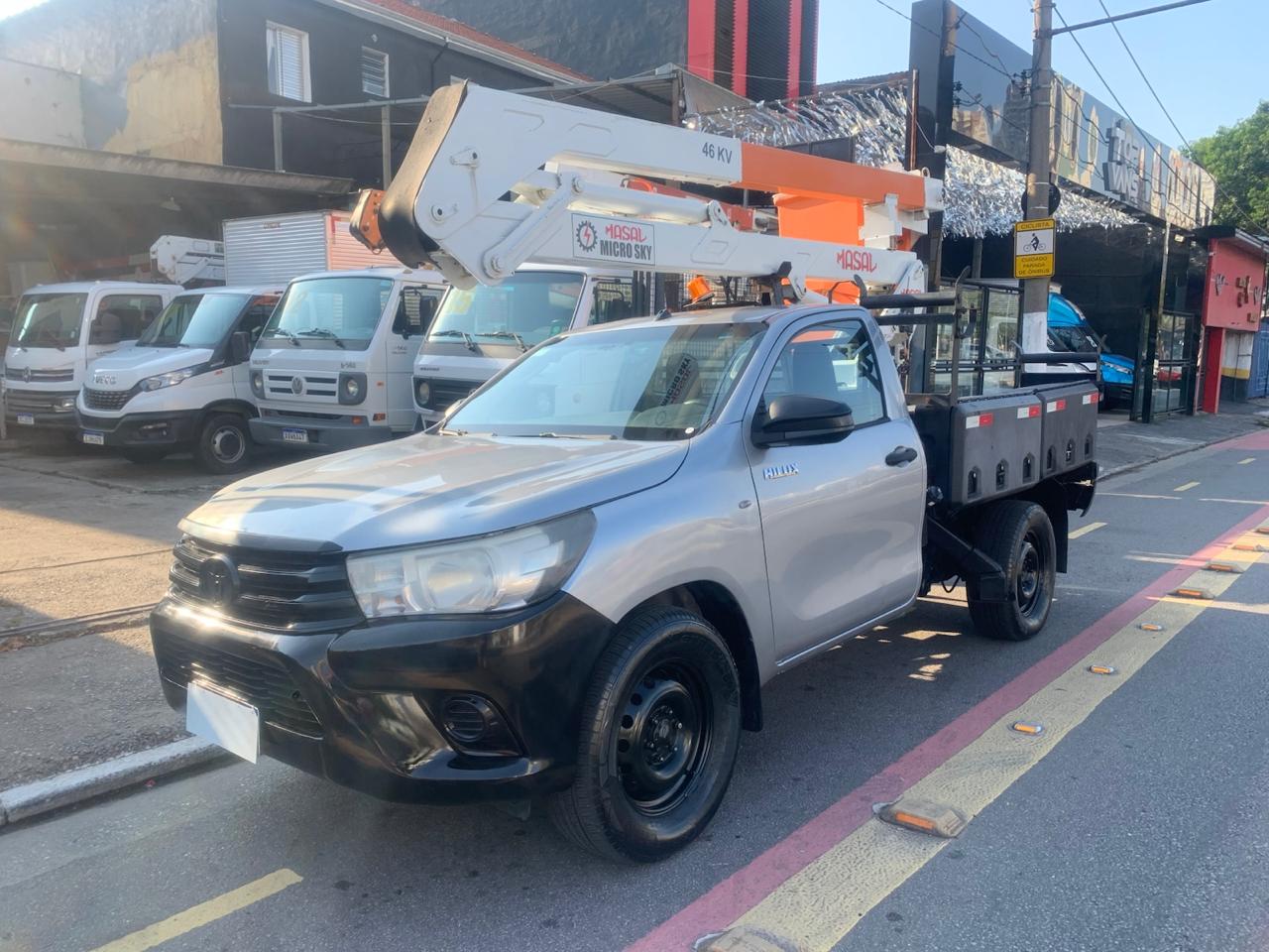 Toyota Hilux CS Cesto Aéreo - foto 8