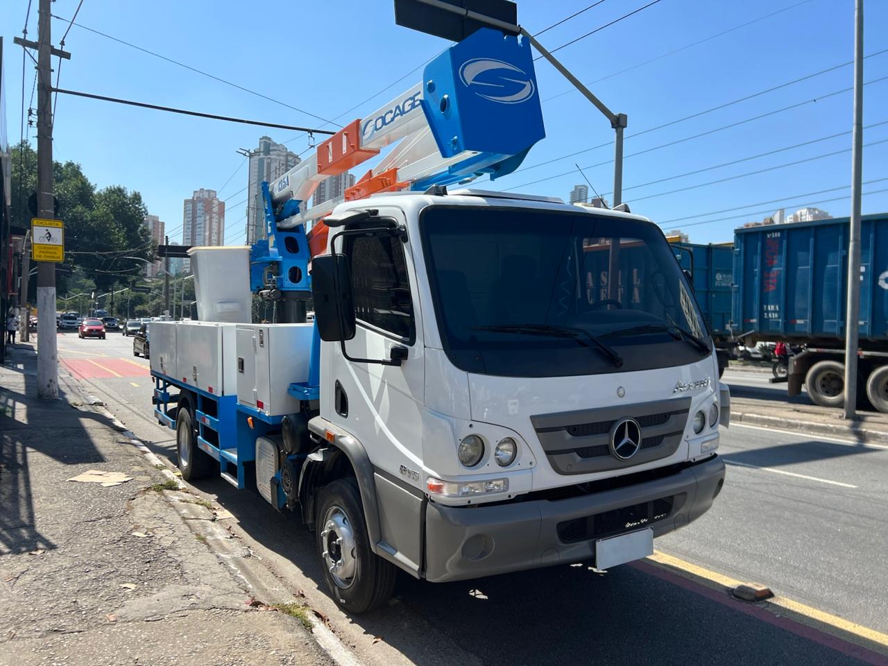 Mercedes Benz Accelo 815 Cesto Aéreo - foto 1