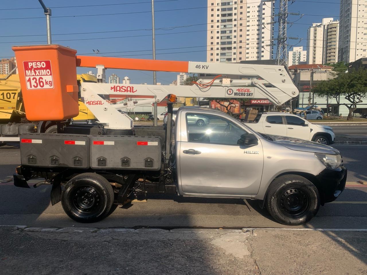 Toyota Hilux CS Cesto Aéreo - foto 4